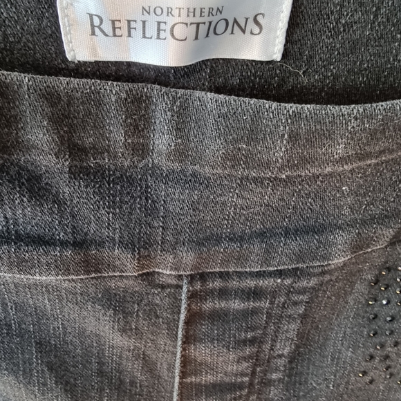 🌟2/$30 Sale!🌟 Northern Reflections Jeans with Bling - Picture 7 of 7